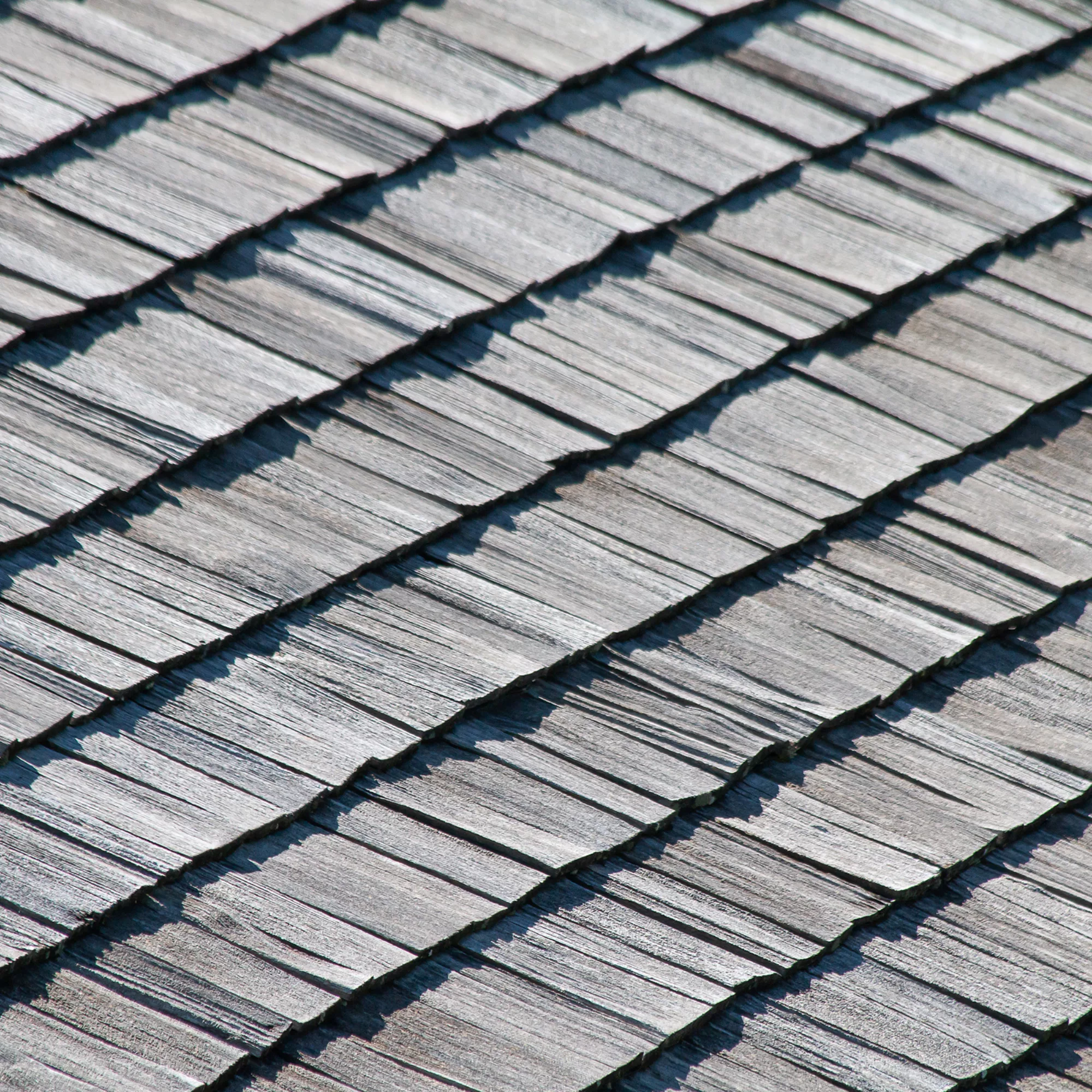 Toiture en tavillons de bois traditionnels